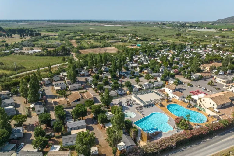 un camping vue de haut